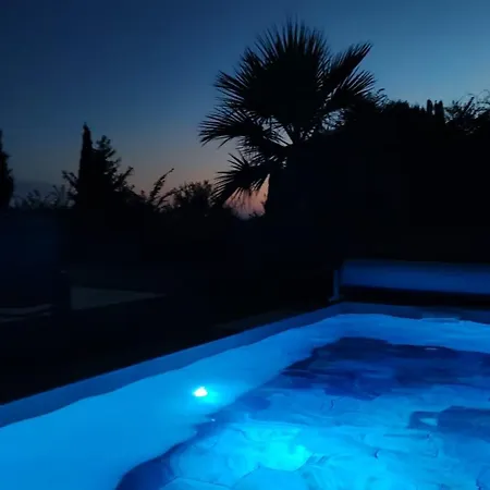 Les Cigales Pour 8 Personnes Max Avec Piscine Et A 20 Min De La Вилла Nissan-lez-Enserune