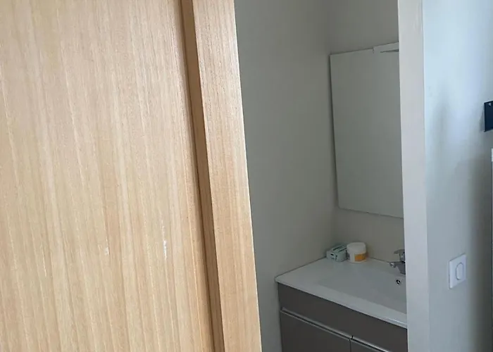 Les Cigales Pour 8 Personnes Max Avec Piscine Et A 20 Min De La Вилла