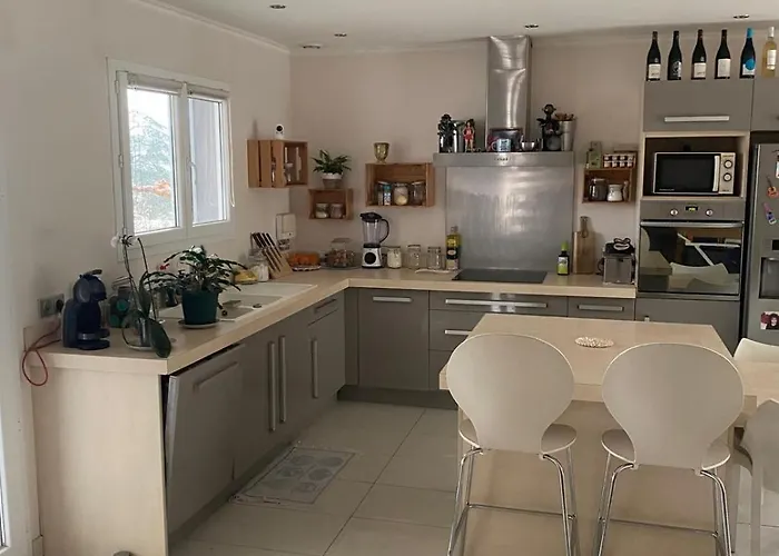 Les Cigales Pour 8 Personnes Max Avec Piscine Et A 20 Min De La Вилла