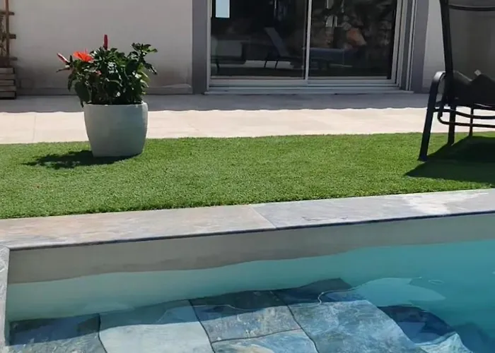 Вилла Les Cigales Pour 8 Personnes Max Avec Piscine Et A 20 Min De La *